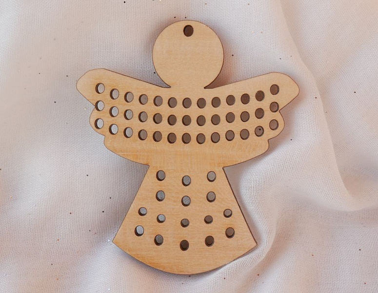 Tre juleengel &aring; brodere og dekorere selv 