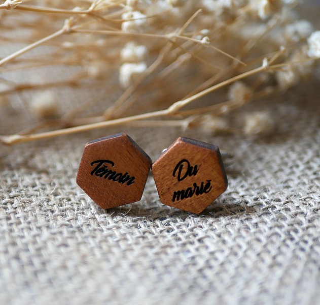 Sekskantede mansjettknapper i tre for personlig tilpasning