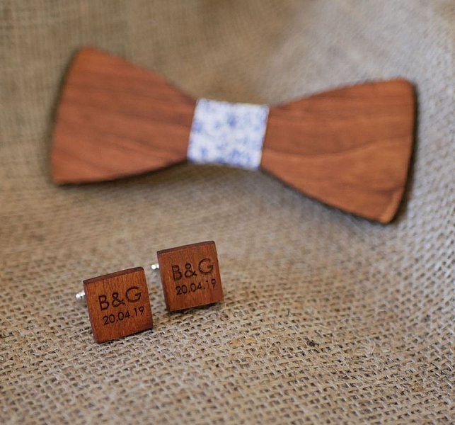 Firkantede mansjettknapper i kirseb&aelig;rtre for personlig tilpasning