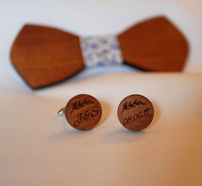 Mansjettknapper i tre Kirseb&aelig;r rund for inngravering 18mm