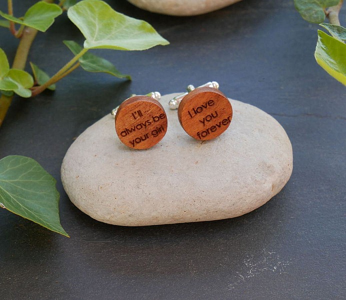 Mansjettknapper i tre Kirseb&aelig;r rund for inngravering 18mm