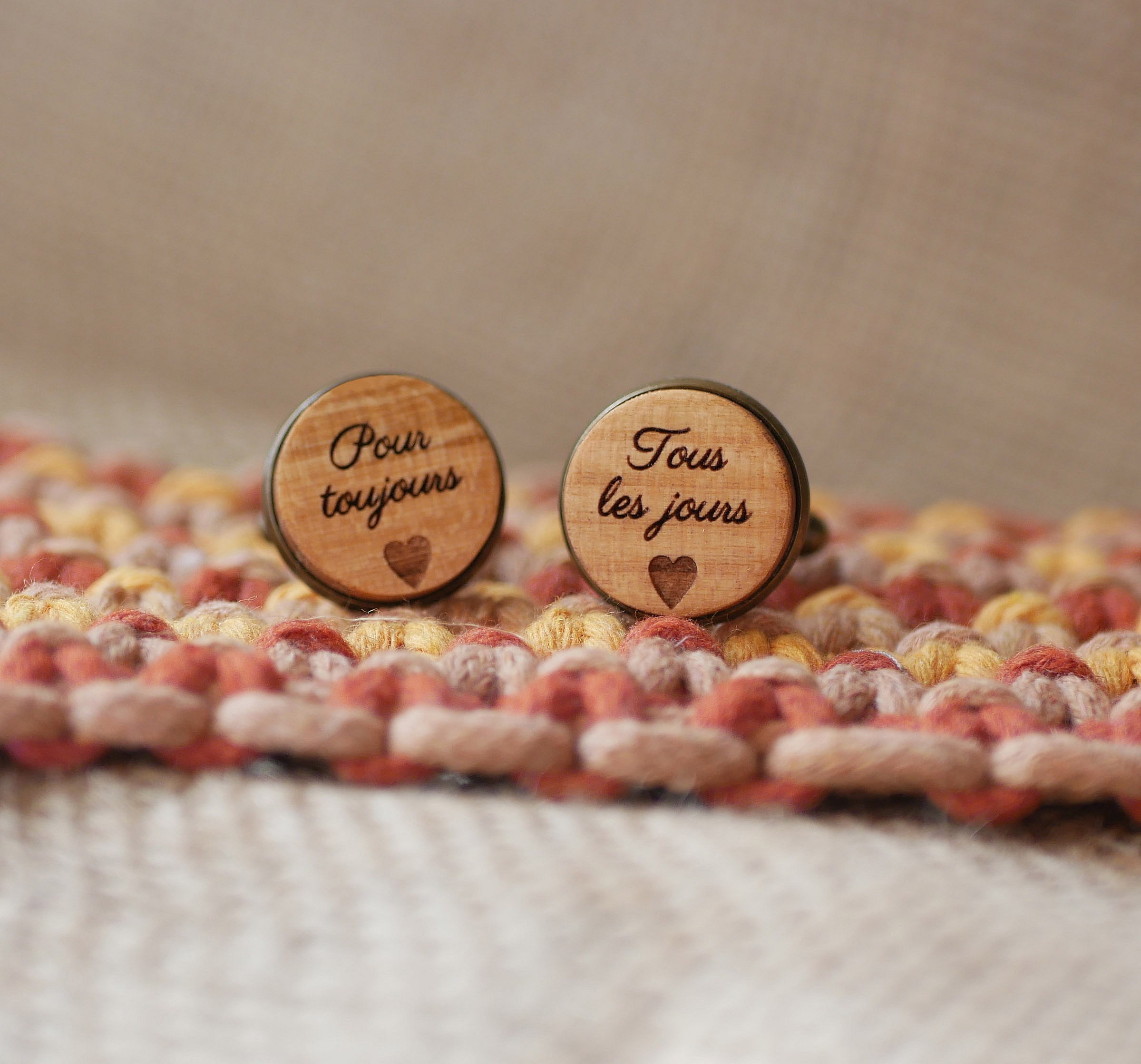 Mansjettknapper i tre sett i alderen bronse 16 mm som kan tilpasses