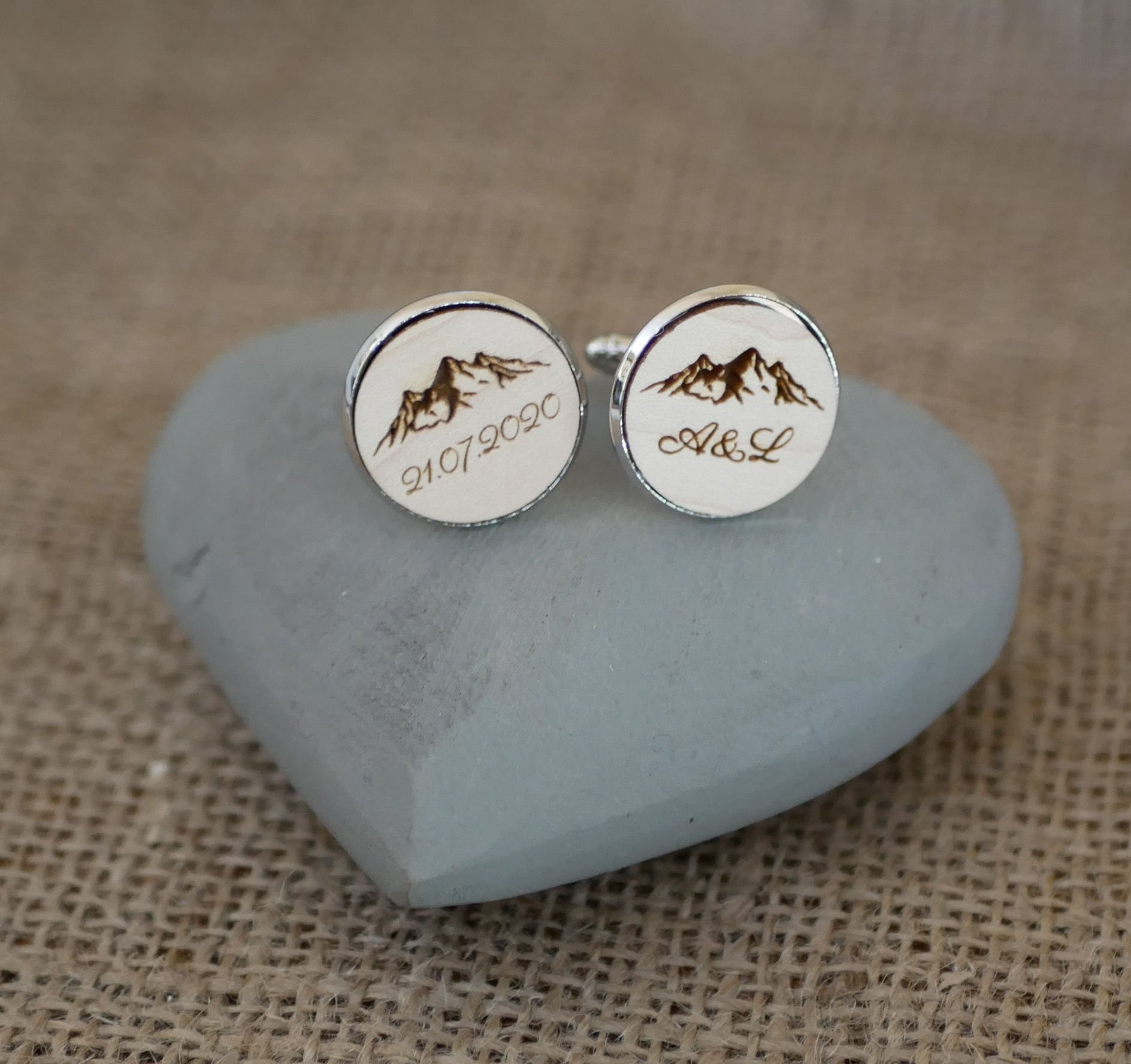 Mansjettknapper cabochon sett med gravert design