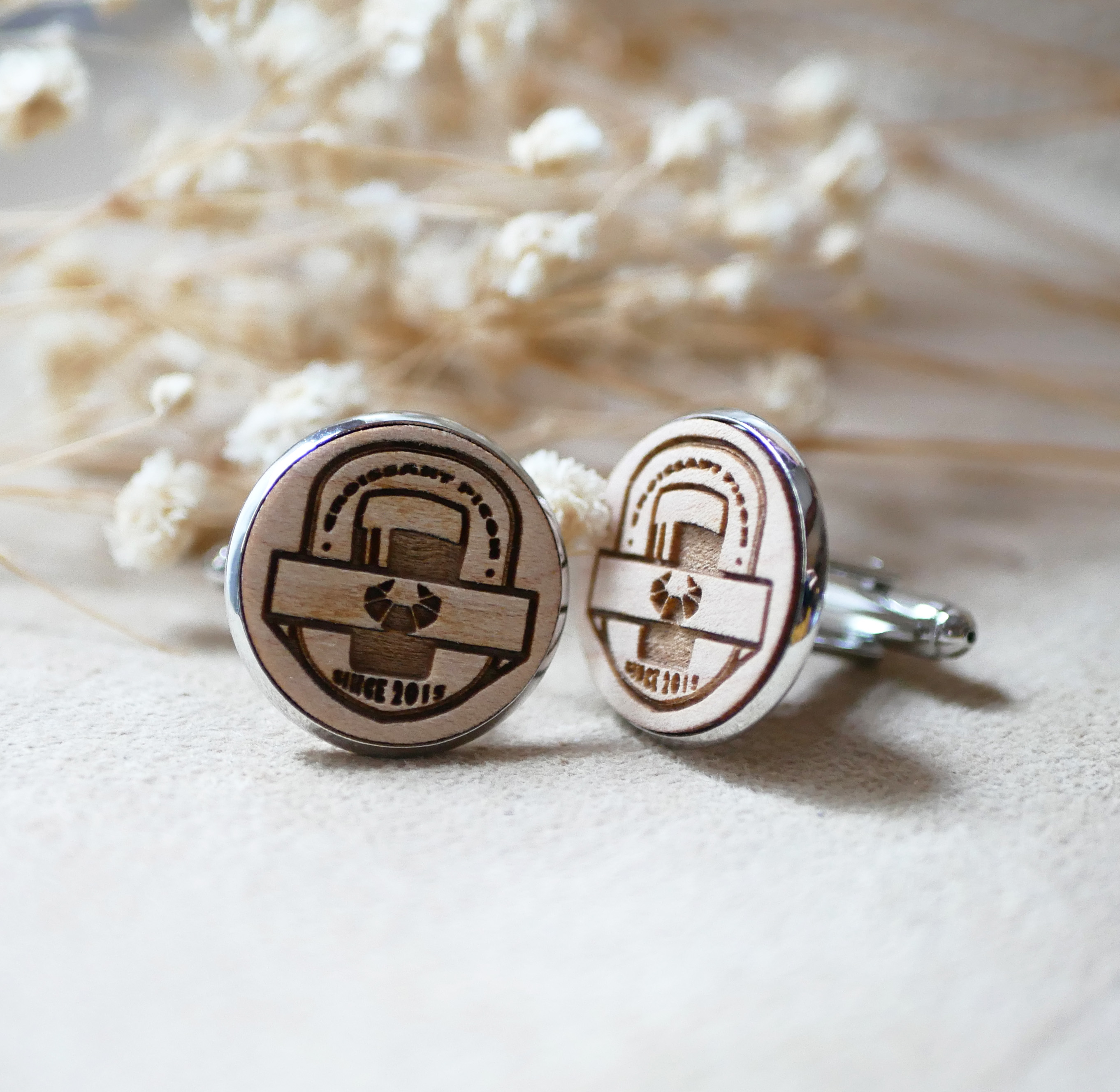 Mansjettknapper cabochon sett med gravert design