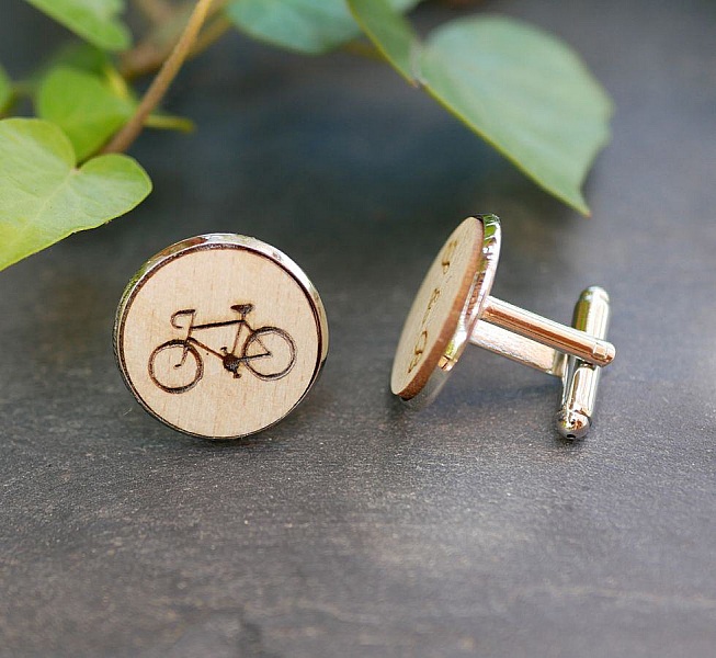 Mansjettknapper cabochon sett med gravert design