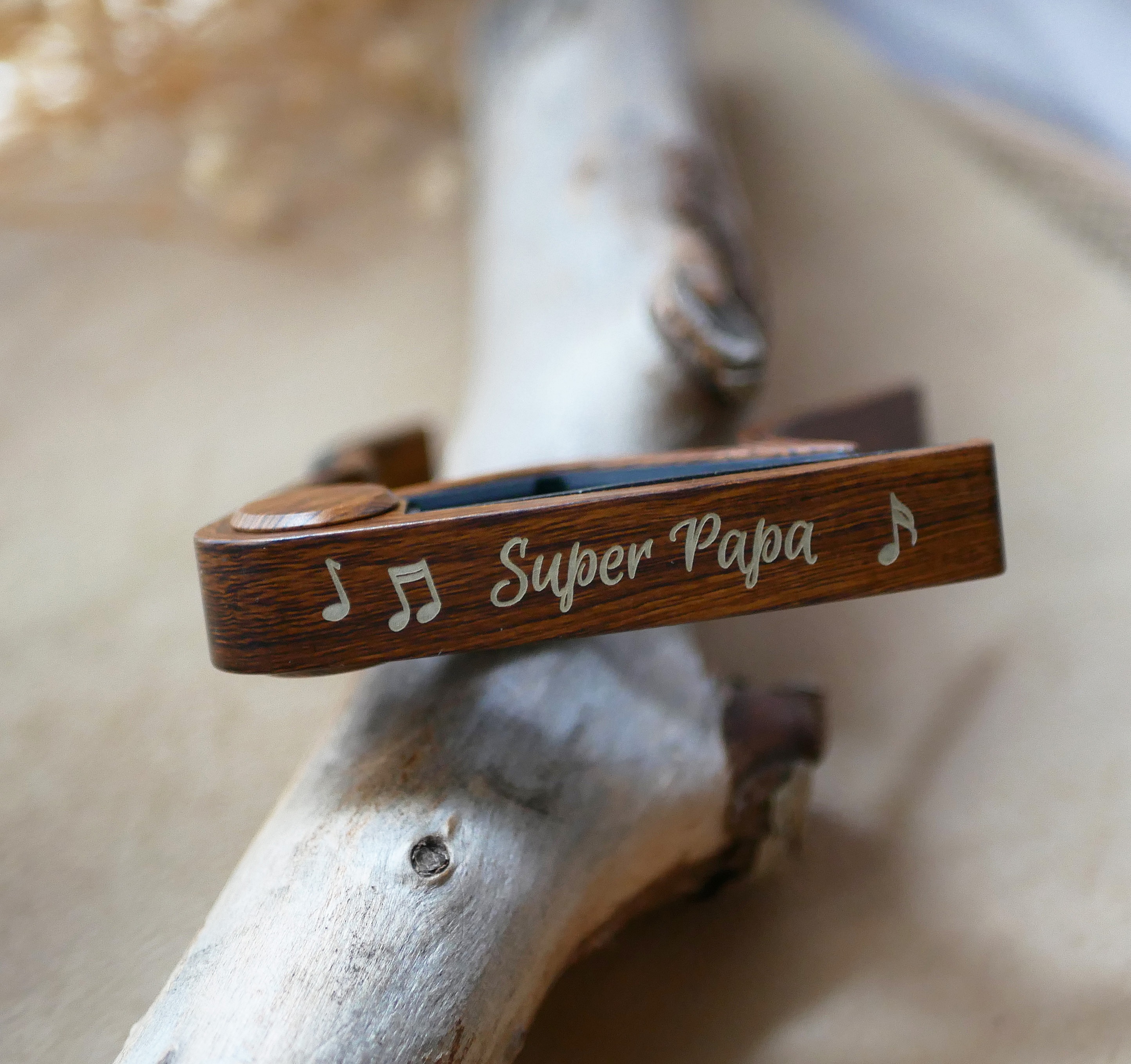 Gitarcapo i aluminium med egen gravering