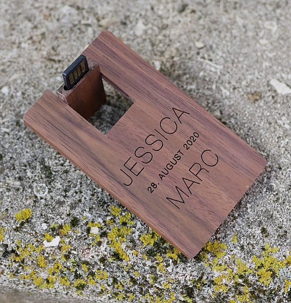 Valn&oslash;tttrekort med 32 GB USB-n&oslash;kkel som kan personaliseres ved gravering.