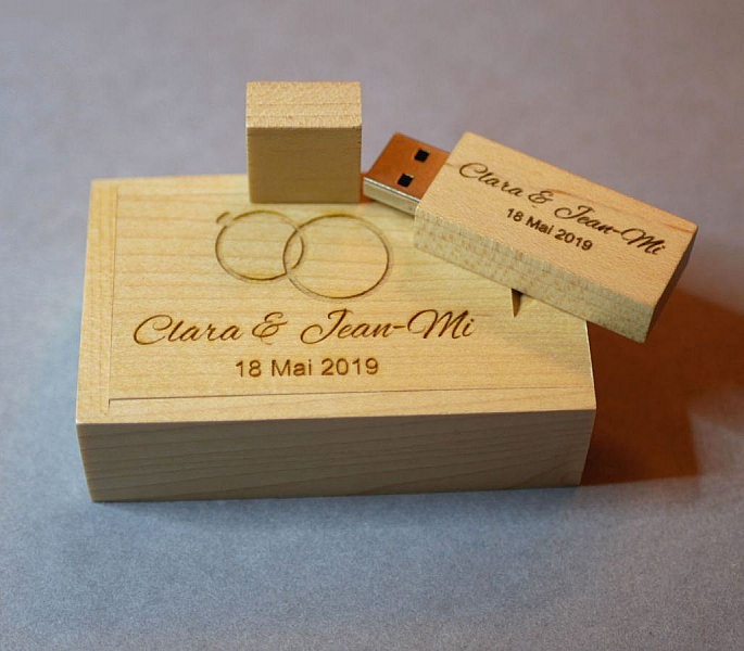 Cl&eacute; Usb 16 Go dans coffret bois bambou &agrave; personnaliser par gravure pour un mariage