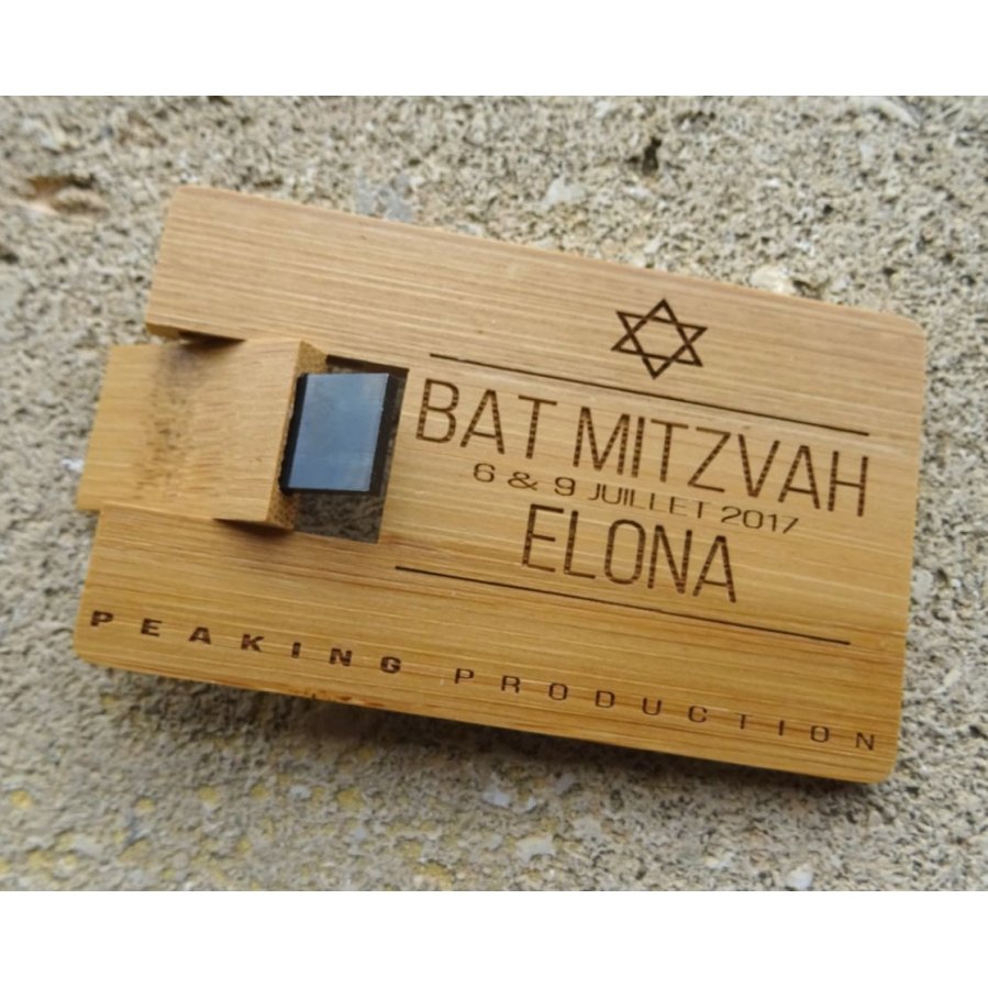 32 GB USB-nøkkel i karbonisert bambustre som skal personaliseres ved gravering