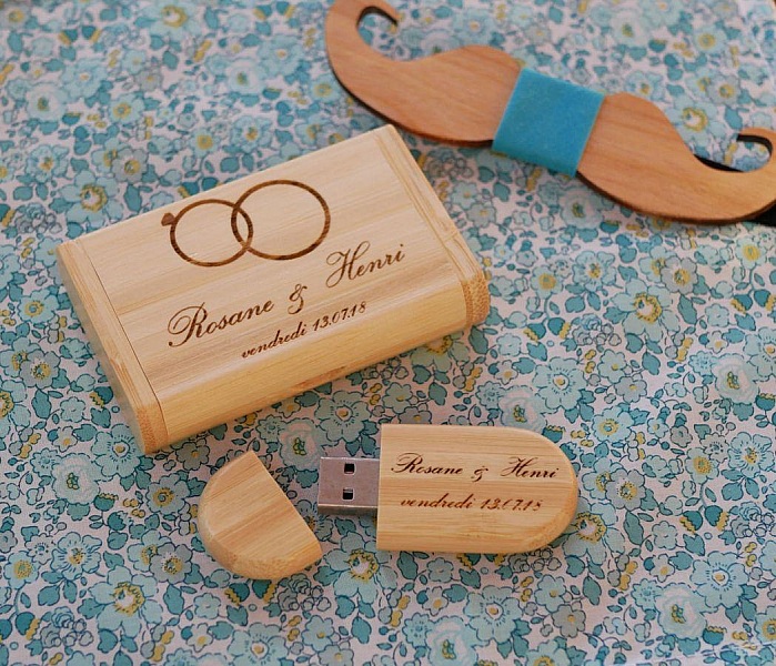 32 GB 2.0 USB-minnepinne i bambus i spesialtilpasset etui