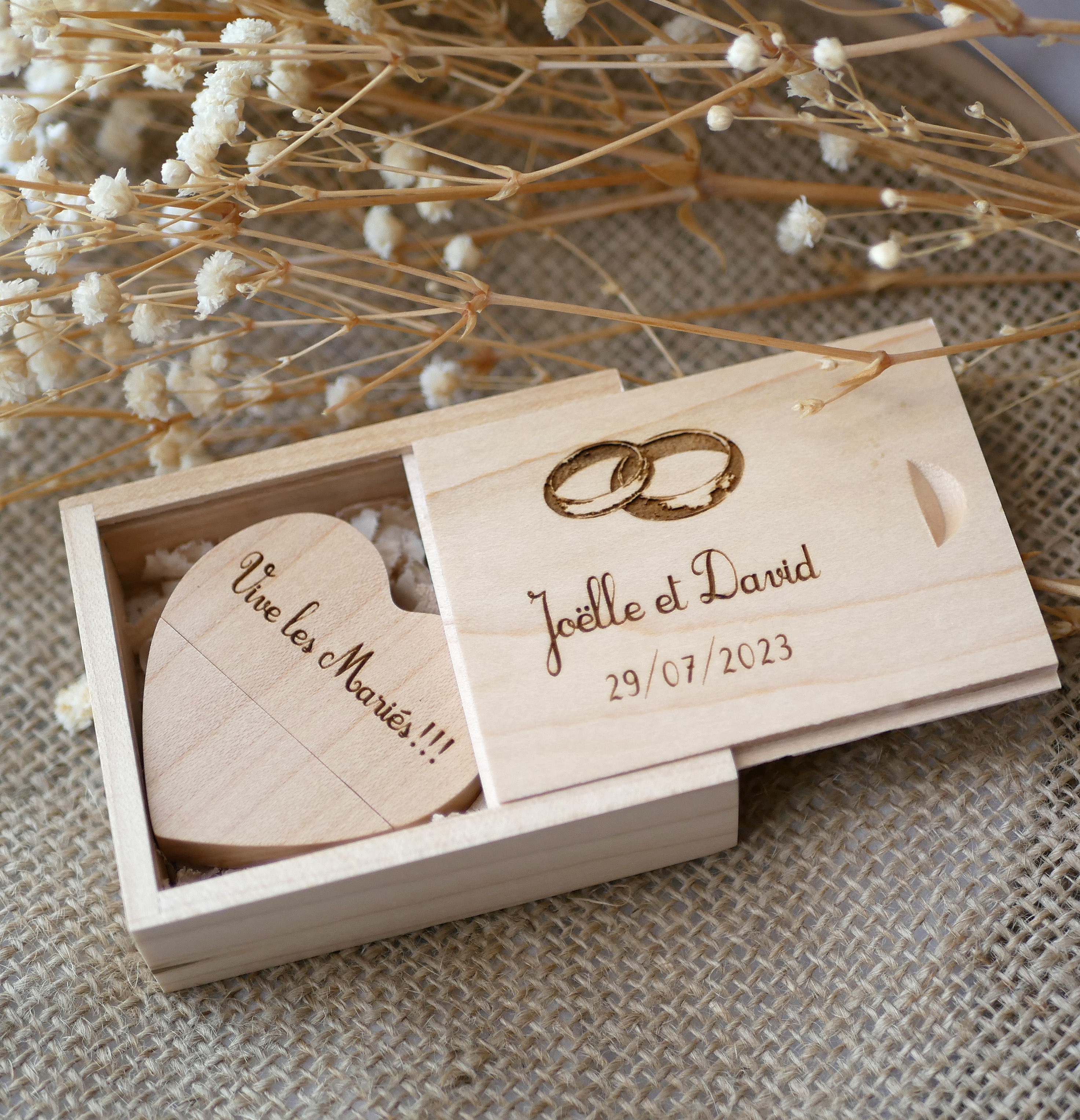 Cl&eacute; Usb Coeur 128 Go 3.0 dans coffret personnalis&eacute; bois clair