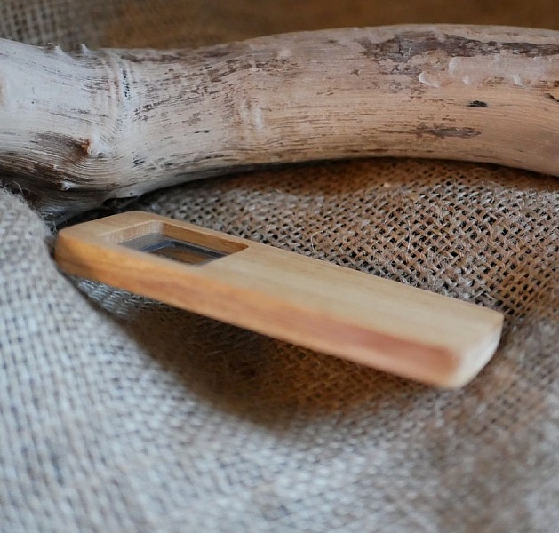 Flaske&aring;pner i tre for &aring; personliggj&oslash;re, bryllupsgave 