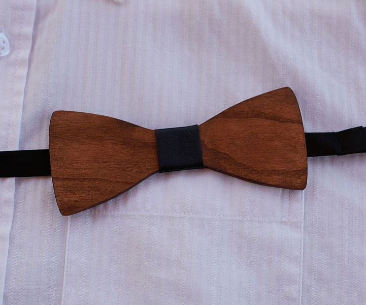 Sl&oslash;yfe av valn&oslash;tt tre for &aring; tilpasse laget i Frankrike