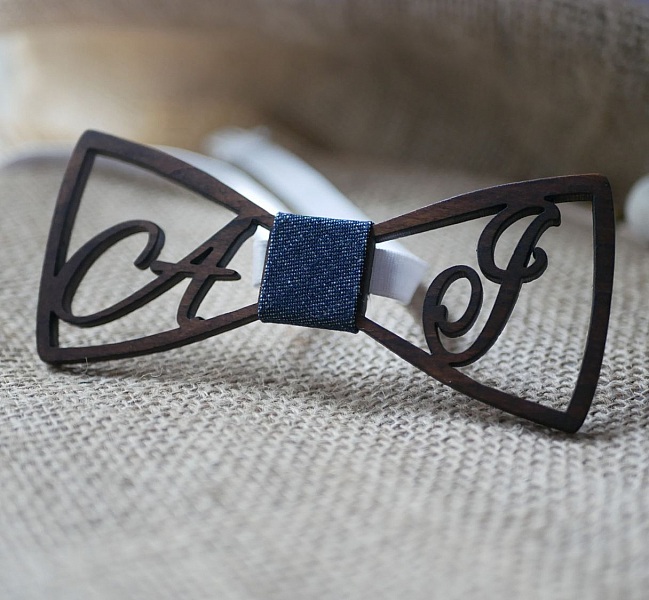 Sl&oslash;yfe i tre personliggjort med 2 initialer