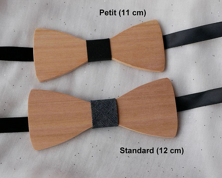 Sl&oslash;yfe med rette kanter i naturlig fransk tre som skal personaliseres med gravering laget i Frankrike