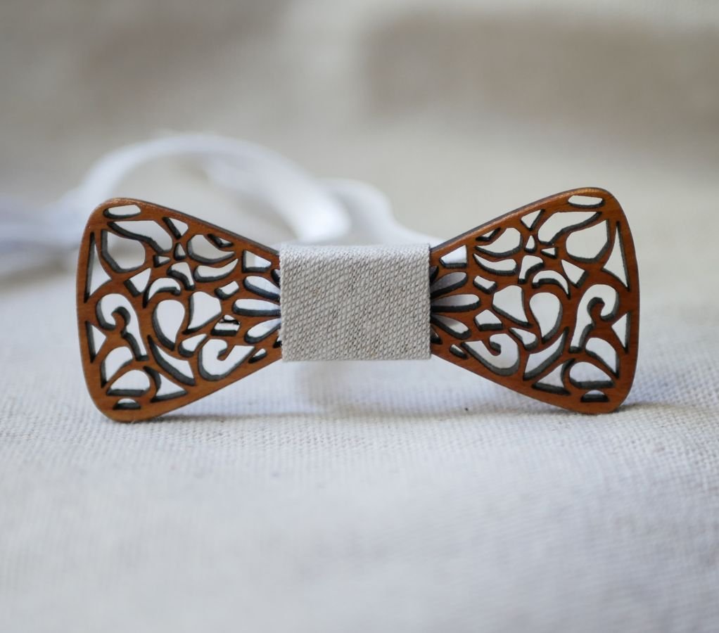 Minifløyfe i tre med elegante kurver
