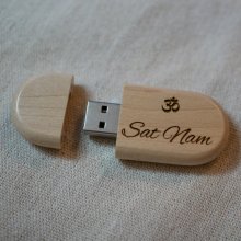 32 GB 3.0 USB-minnepinne i lyst lønnetre