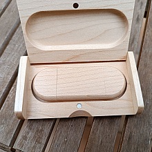 Cl&eacute; Usb 128 Go 3.0 dans coffret personnalis&eacute; bois clair d'&eacute;rable